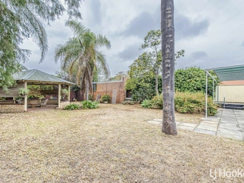 28 Hughenden Drive, Thornlie WA 6108