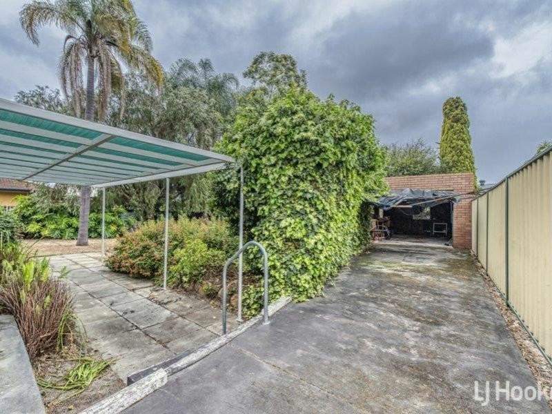 28 Hughenden Drive, Thornlie WA 6108