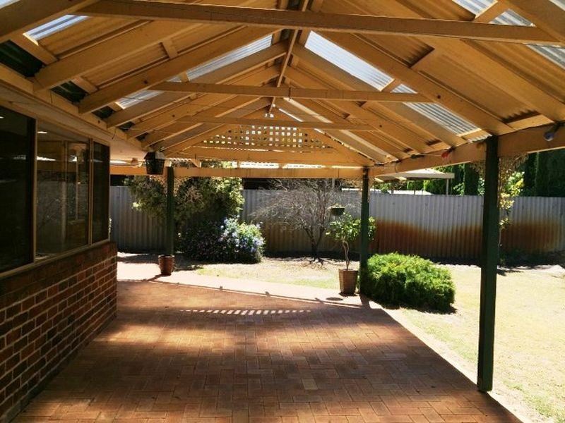 15 Chaparral Crescent, Willetton WA 6155