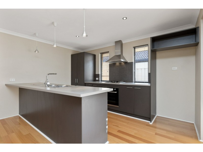 34 Frankenia Turn, Success WA 6164