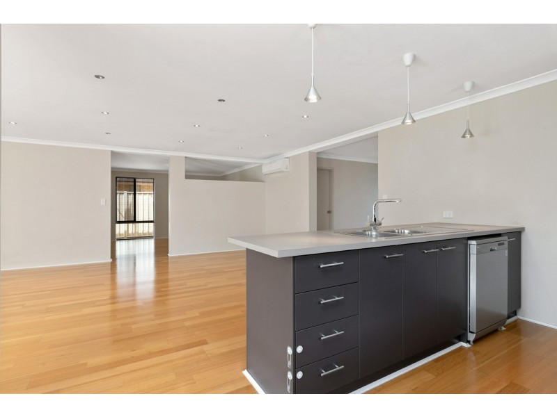 34 Frankenia Turn, Success WA 6164