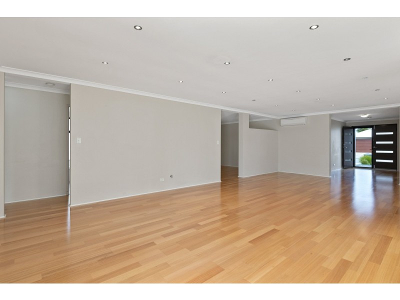 34 Frankenia Turn, Success WA 6164