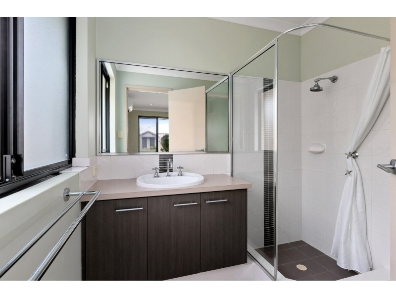 34 Frankenia Turn, Success WA 6164