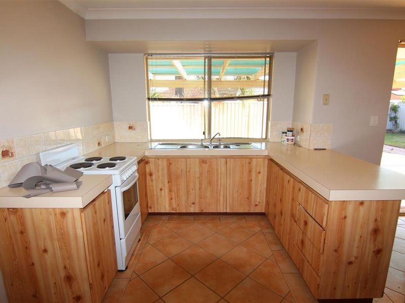 16a Camelot Court, Thornlie WA 6108