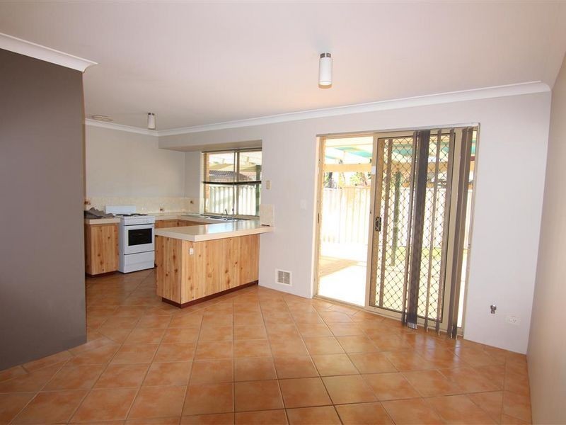 16a Camelot Court, Thornlie WA 6108