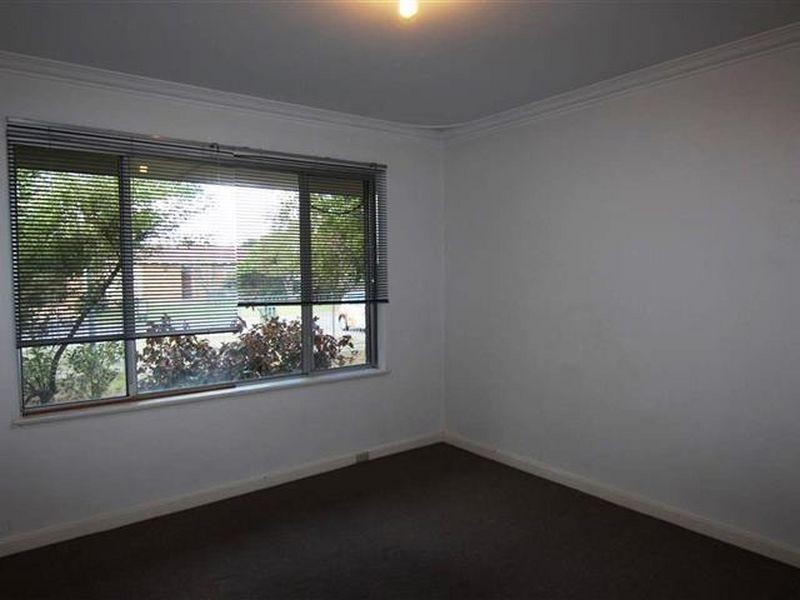 15 Tudor Avenue, Shelley WA 6148