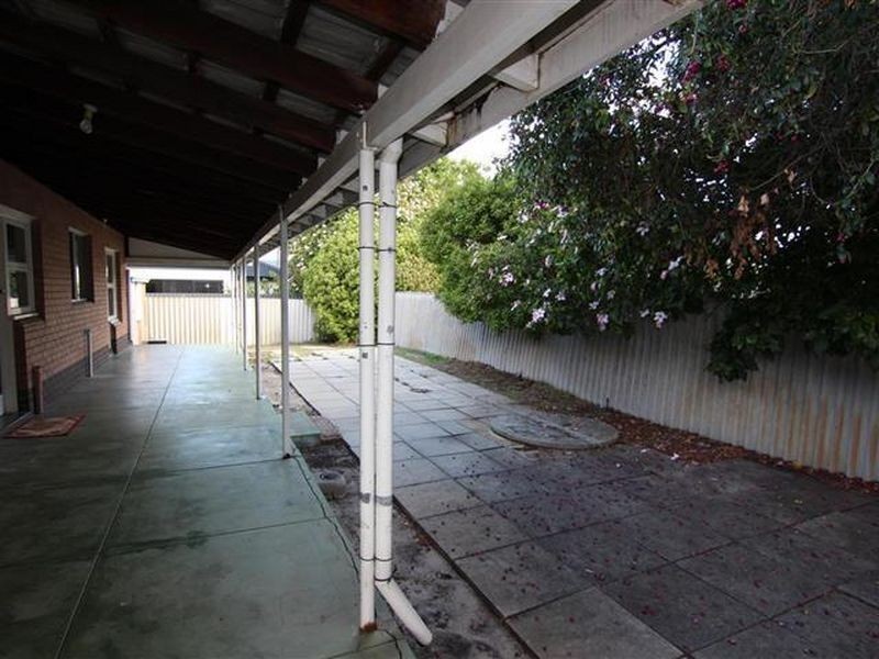 15 Tudor Avenue, Shelley WA 6148