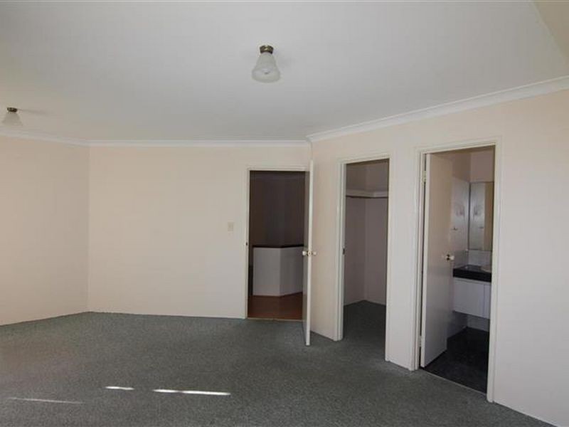 9 Grangemouth Turn, Kinross WA 6028