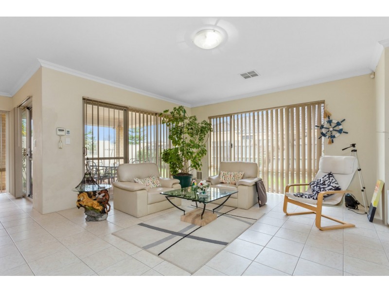 7 Caxton Parkway, Canning Vale WA 6155