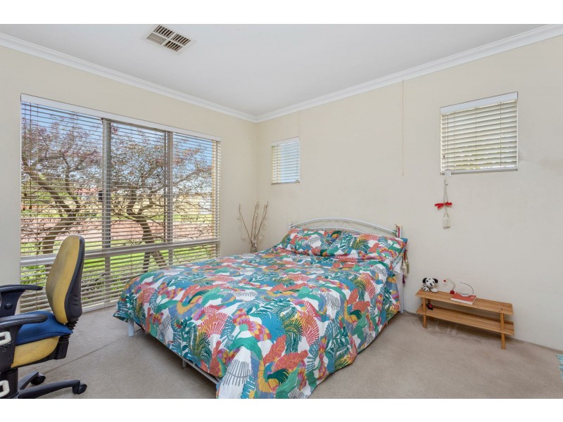 7 Caxton Parkway, Canning Vale WA 6155