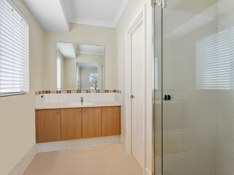 7 Caxton Parkway, Canning Vale WA 6155