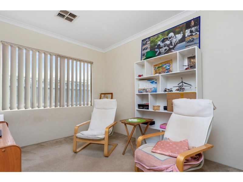 7 Caxton Parkway, Canning Vale WA 6155