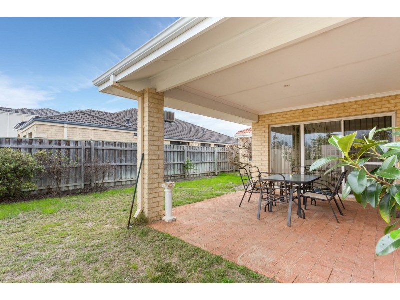 7 Caxton Parkway, Canning Vale WA 6155