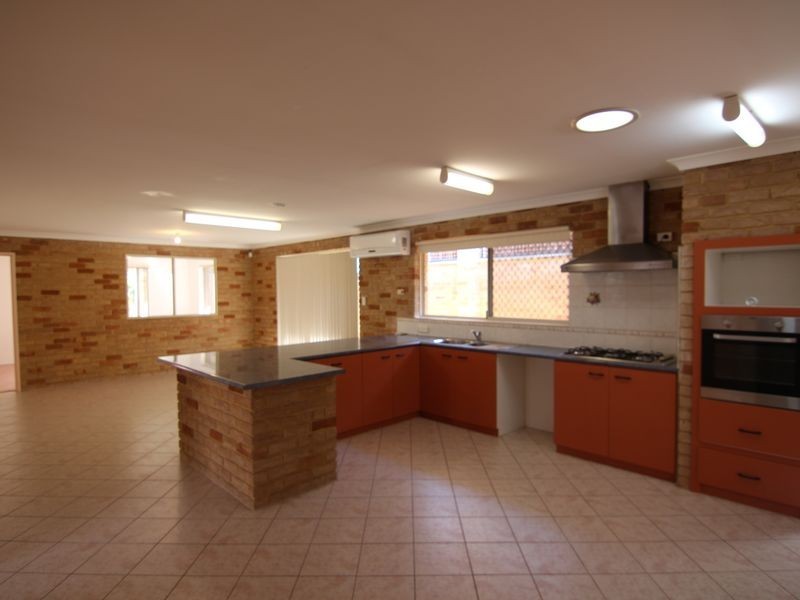 61 Central Road, Rossmoyne WA 6148