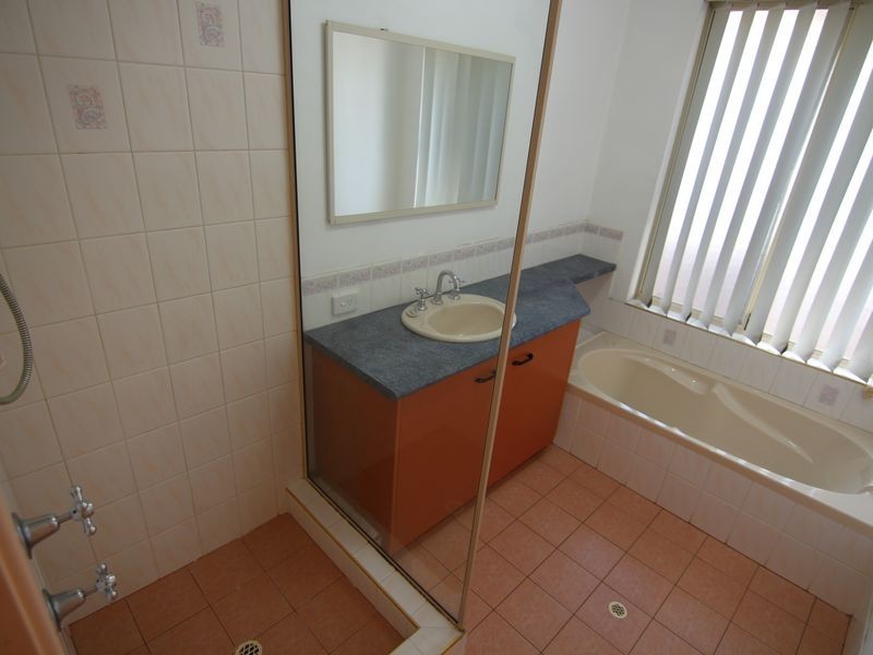 61 Central Road, Rossmoyne WA 6148