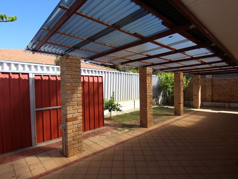 61 Central Road, Rossmoyne WA 6148