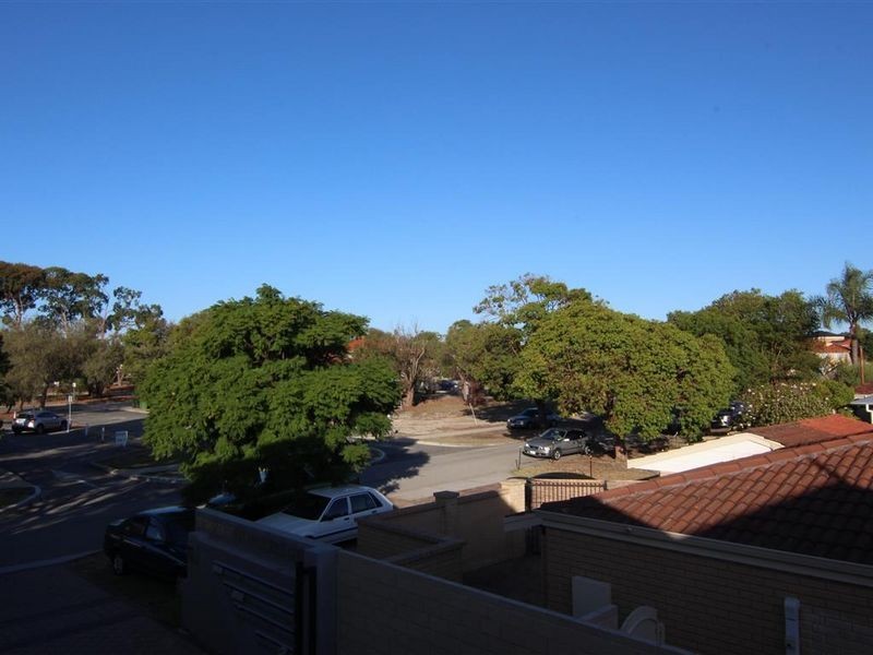 2/39 Simpson Street, Applecross WA 6153