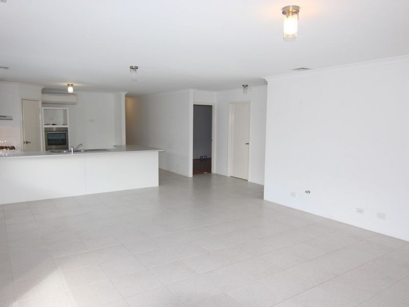 14 Teocote Crescent, Aubin Grove WA 6164