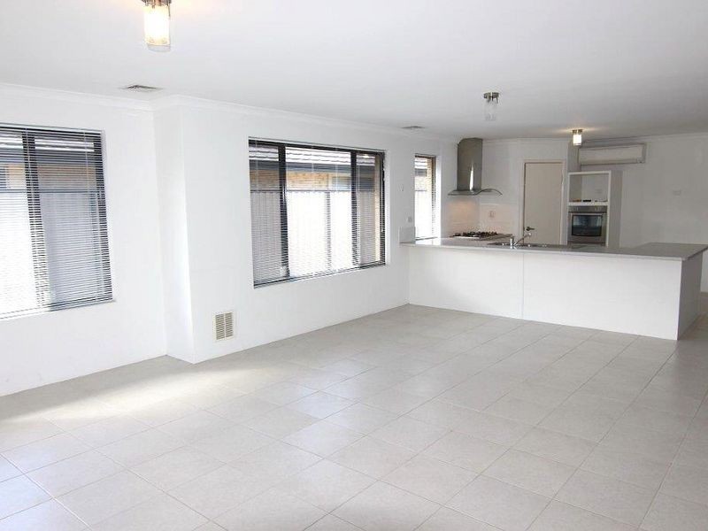 14 Teocote Crescent, Aubin Grove WA 6164
