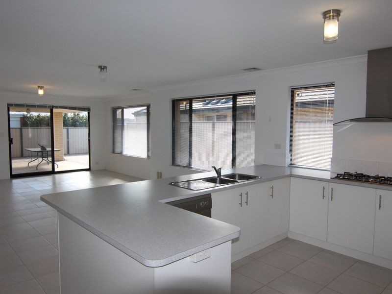 14 Teocote Crescent, Aubin Grove WA 6164