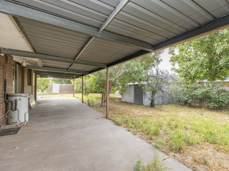 5 Forest Court, Armadale WA 6112