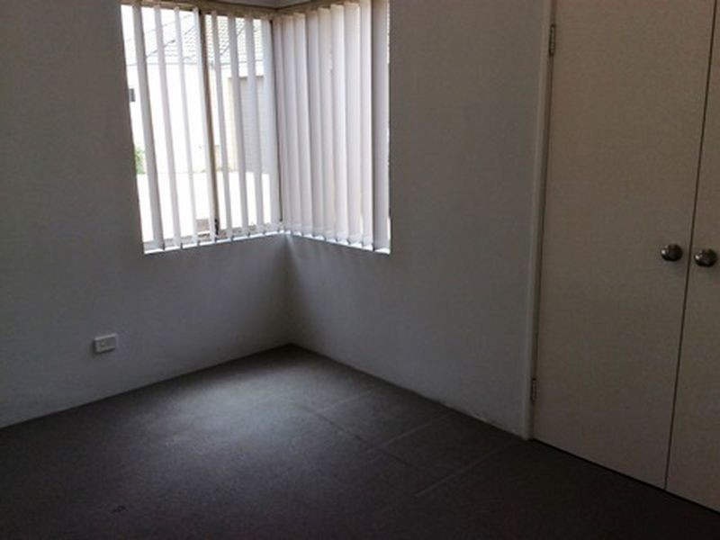 6D Messenger Street, Kelmscott WA 6111