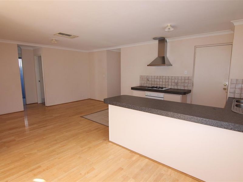 14/5-9 Herndon Close, Cannington WA 6107