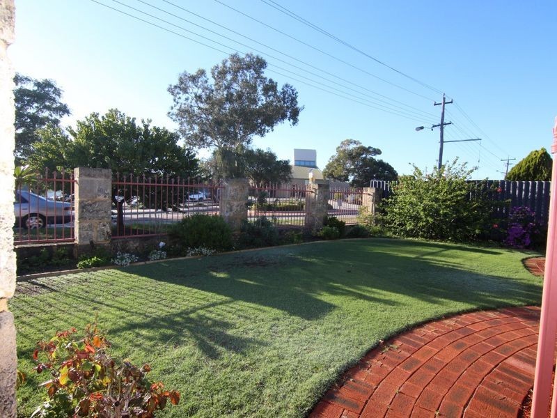 129 Pinetree Gully Road, Willetton WA 6155