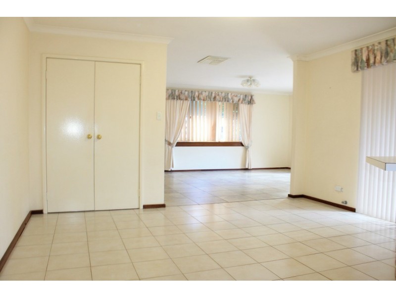 12 Giddens Court, North Lake WA 6163