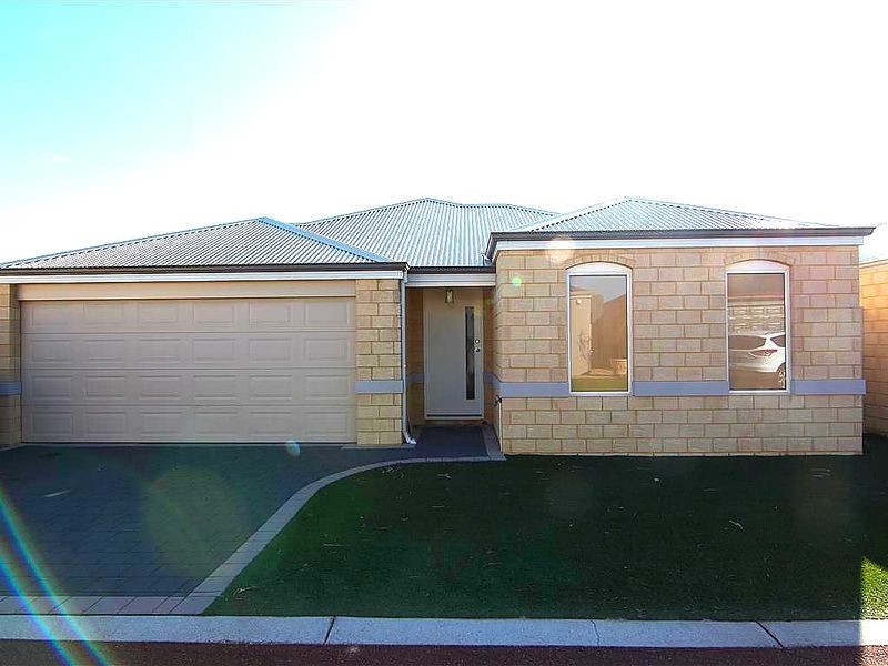 2/14 Scarpview Place, East Cannington WA 6107