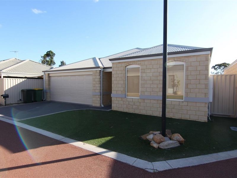 2/14 Scarpview Place, East Cannington WA 6107
