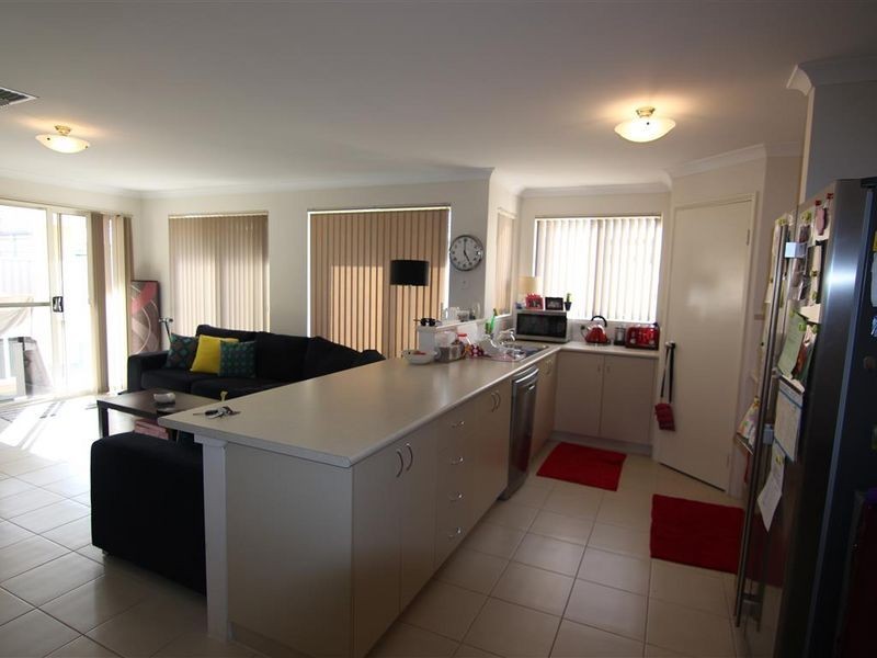 2/14 Scarpview Place, East Cannington WA 6107