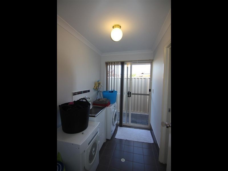 2/14 Scarpview Place, East Cannington WA 6107