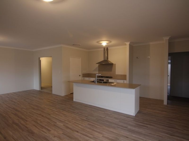 17 Crimson Road, Karnup WA 6176