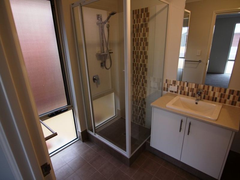 17 Crimson Road, Karnup WA 6176