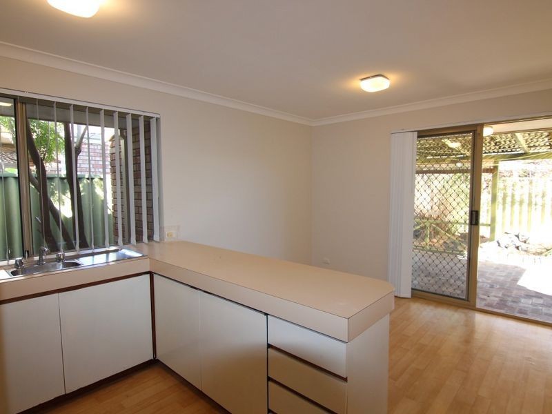 6/13 Golf Road, Parkwood WA 6147