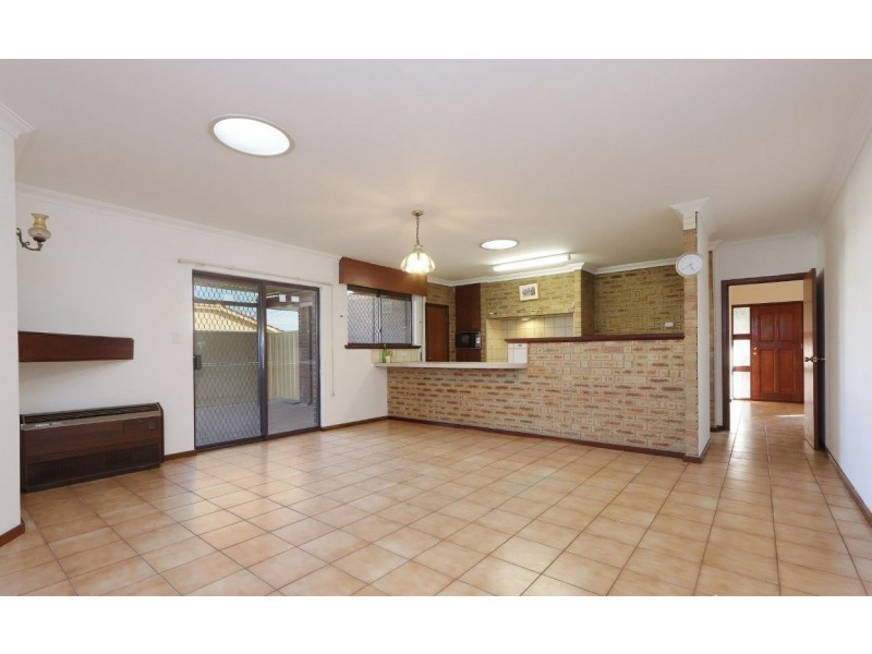 64 Cross Street, Queens Park WA 6107