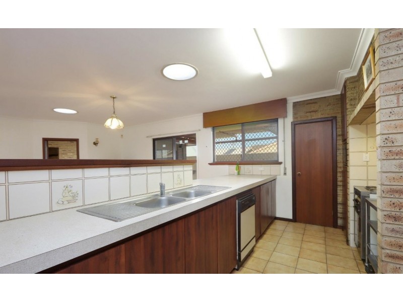 64 Cross Street, Queens Park WA 6107