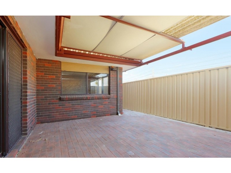 64 Cross Street, Queens Park WA 6107
