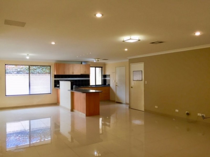 270 Shreeve Road, Canning Vale WA 6155