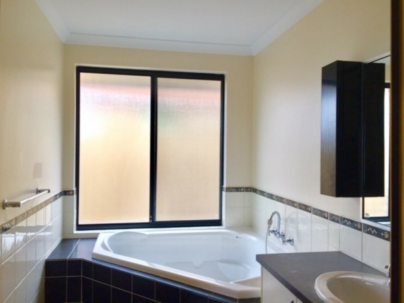 270 Shreeve Road, Canning Vale WA 6155