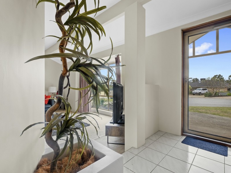 3 Itea Place, South Lake WA 6164