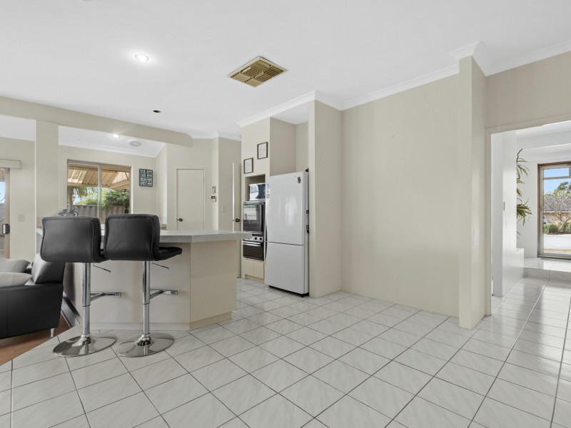 3 Itea Place, South Lake WA 6164