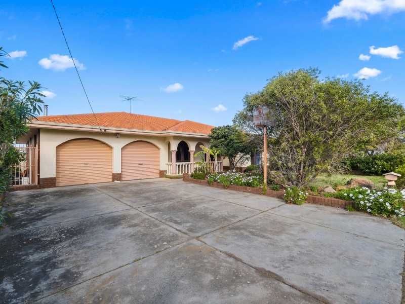 18 Birbeck Way, Spearwood WA 6163
