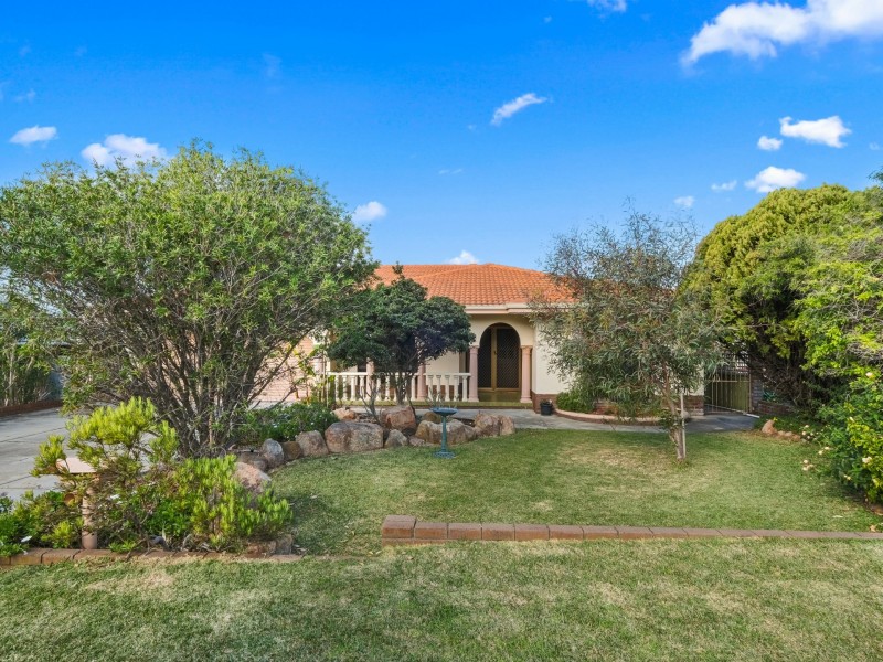 18 Birbeck Way, Spearwood WA 6163