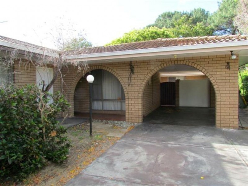 18b Harrolyn Avenue, Riverton WA 6148