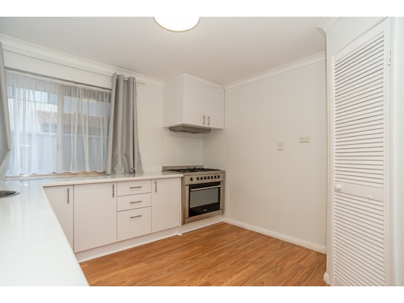 3 Mary Mackillop Glen, Queens Park WA 6107