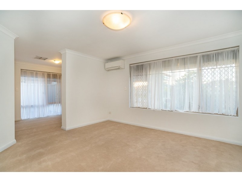 3 Mary Mackillop Glen, Queens Park WA 6107