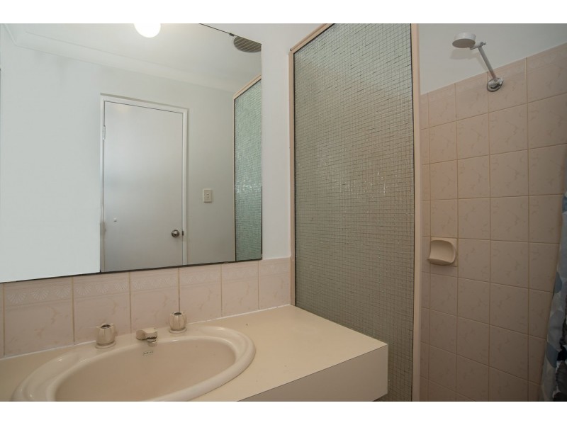 3 Mary Mackillop Glen, Queens Park WA 6107