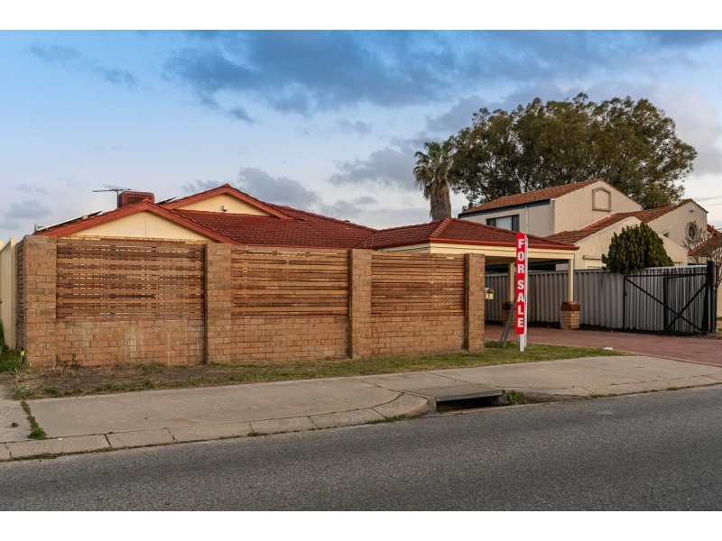 3 Mary Mackillop Glen, Queens Park WA 6107